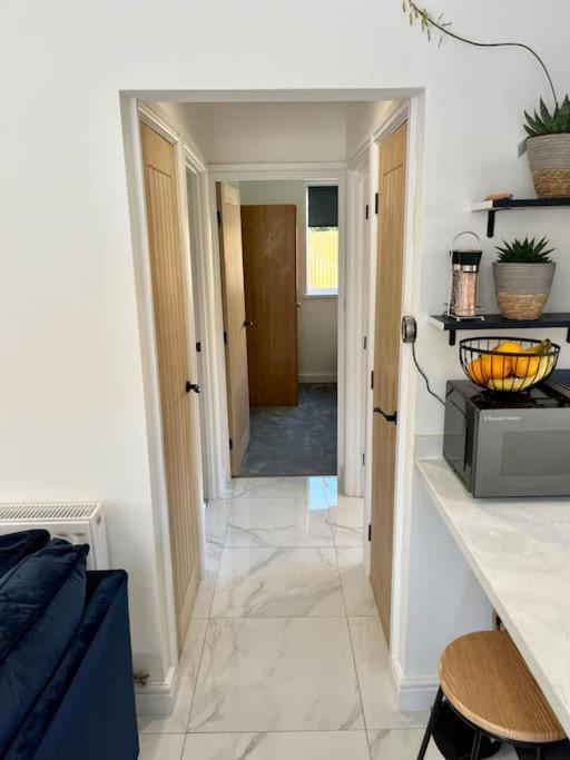 Modern Bungalow In Good Location Aberdulais Esterno foto